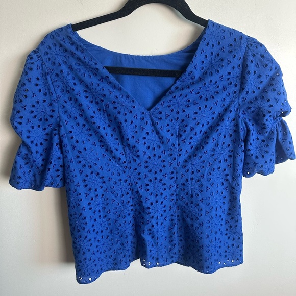 NWOT Lily Pulitzer Royal Blue Eyelet Cotton Blouse Size XS - Picture 4 of 7